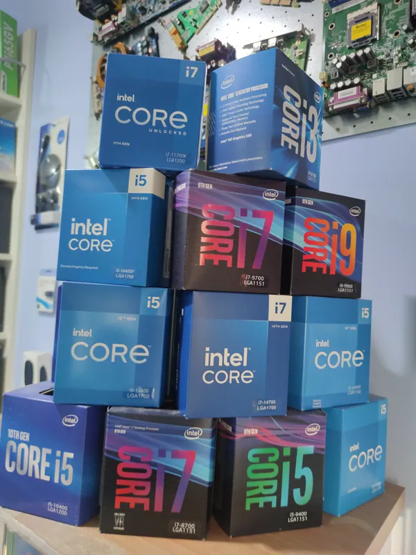 Stock de procesadores Intel Core de varias generaciones